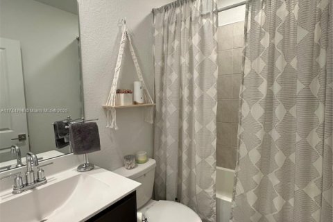 Townhouse in Homestead, Florida 3 bedrooms, 159.05 sq.m. № 1868419 - photo 18