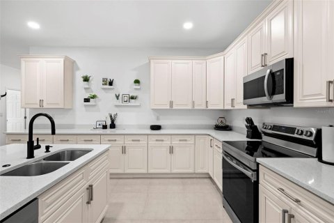 House in Clearwater, Florida 3 bedrooms, 142.05 sq.m. № 1865859 - photo 9