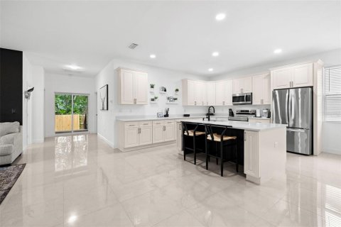 House in Clearwater, Florida 3 bedrooms, 142.05 sq.m. № 1865859 - photo 4