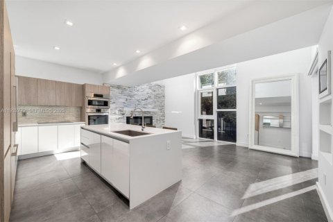 Condominio en venta en Miami, Florida, 3 dormitorios, 207.73 m2 № 2035613 - foto 24