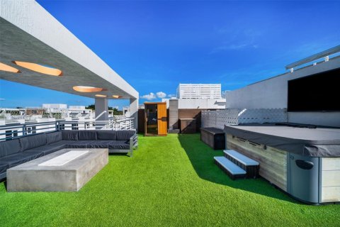 Condominio en venta en Miami, Florida, 3 dormitorios, 207.73 m2 № 2035613 - foto 10