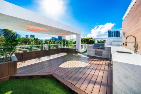 Condominio en venta en Miami, Florida, 3 dormitorios, 207.73 m2 № 2035613 - foto 6