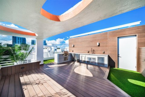 Condominio en venta en Miami, Florida, 3 dormitorios, 207.73 m2 № 2035613 - foto 4