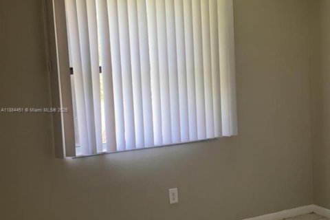 Copropriété à louer à Hialeah, Floride: 3 chambres, 91.04 m2 № 1931218 - photo 15