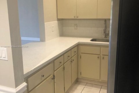 Copropriété à louer à Hialeah, Floride: 3 chambres, 91.04 m2 № 1931218 - photo 10