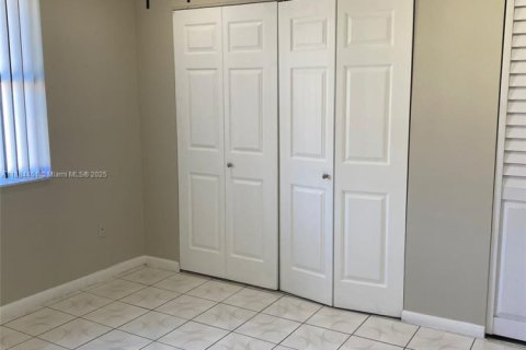 Copropriété à louer à Hialeah, Floride: 3 chambres, 91.04 m2 № 1931218 - photo 19