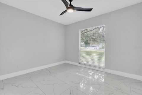 Villa ou maison à louer à Brandon, Floride: 4 chambres, 185.25 m2 № 2434542 - photo 25