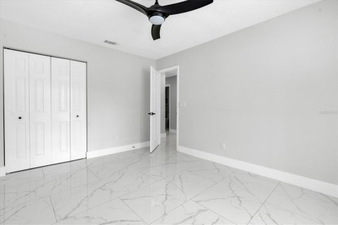 Villa ou maison à louer à Brandon, Floride: 4 chambres, 185.25 m2 № 2434542 - photo 28