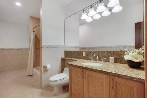 Villa ou maison à louer à Pinecrest, Floride: 4 chambres, 258.55 m2 № 1977185 - photo 18