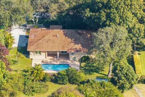 Villa ou maison à louer à Pinecrest, Floride: 4 chambres, 258.55 m2 № 1977185 - photo 25