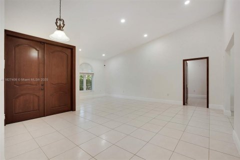 Villa ou maison à louer à Pinecrest, Floride: 4 chambres, 258.55 m2 № 1977185 - photo 4