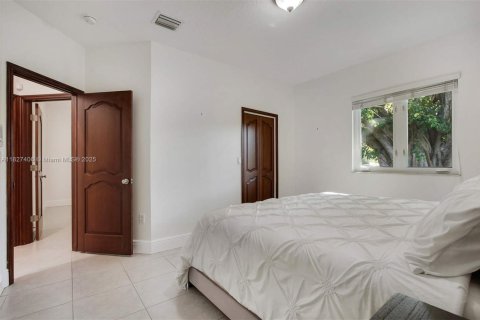 Villa ou maison à louer à Pinecrest, Floride: 4 chambres, 258.55 m2 № 1977185 - photo 17