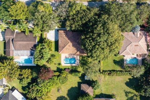 Villa ou maison à louer à Pinecrest, Floride: 4 chambres, 258.55 m2 № 1977185 - photo 21