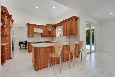 Villa ou maison à louer à Pinecrest, Floride: 4 chambres, 258.55 m2 № 1977185 - photo 10