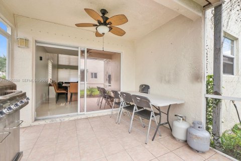 Villa ou maison à vendre à Plantation, Floride: 4 chambres, 181.72 m2 № 2067325 - photo 17