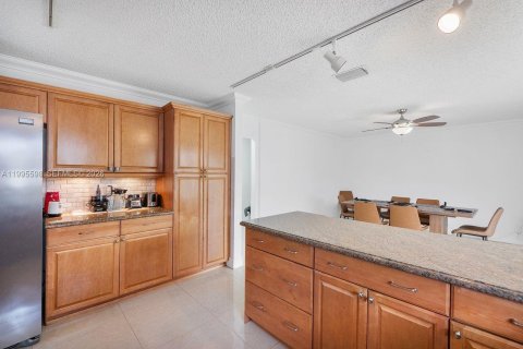Villa ou maison à vendre à Plantation, Floride: 4 chambres, 181.72 m2 № 2067325 - photo 13