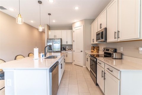 Casa en venta en Haines City, Florida, 4 dormitorios, 179.12 m2 № 2098150 - foto 6