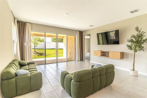 Casa en venta en Haines City, Florida, 4 dormitorios, 179.12 m2 № 2098150 - foto 3