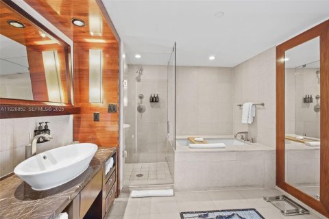 Hotel en venta en Miami Beach, Florida, 1 dormitorio, 66.89 m2 № 1985787 - foto 10