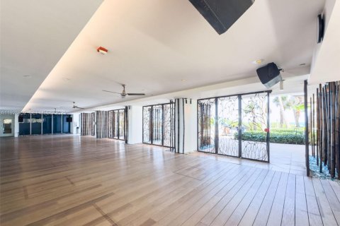 Hotel en venta en Miami Beach, Florida, 1 dormitorio, 66.89 m2 № 1985787 - foto 19