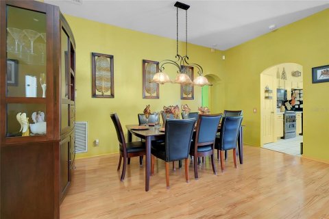 House in Cape Coral, Florida 3 bedrooms, 174.93 sq.m. № 1760393 - photo 8