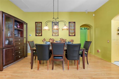 House in Cape Coral, Florida 3 bedrooms, 174.93 sq.m. № 1760393 - photo 10