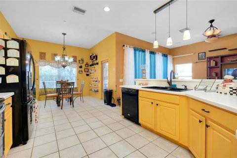 House in Cape Coral, Florida 3 bedrooms, 174.93 sq.m. № 1760393 - photo 21