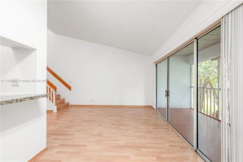 Copropriété à vendre à Miami, Floride: 2 chambres, 111.67 m2 № 1709158 - photo 2