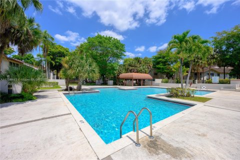Copropriété à vendre à Miami, Floride: 2 chambres, 111.67 m2 № 1709158 - photo 22
