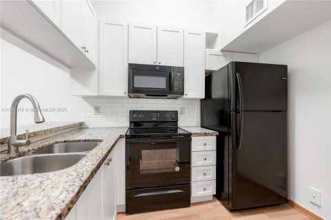 Copropriété à vendre à Miami, Floride: 2 chambres, 111.67 m2 № 1709158 - photo 6