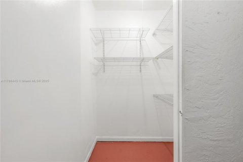 Copropriété à vendre à Miami, Floride: 2 chambres, 111.67 m2 № 1709158 - photo 14