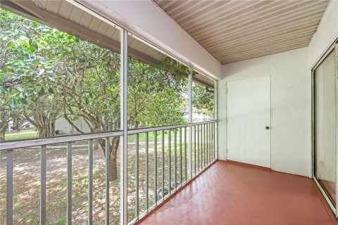 Copropriété à vendre à Miami, Floride: 2 chambres, 111.67 m2 № 1709158 - photo 12
