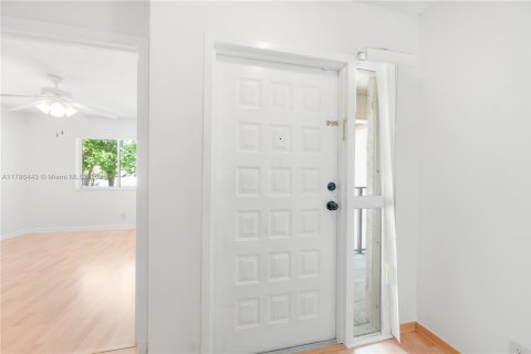 Copropriété à vendre à Miami, Floride: 2 chambres, 111.67 m2 № 1709158 - photo 18