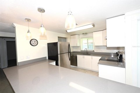 Appartement à louer à Sarasota, Floride: 2 chambres, 109.25 m2 № 2388170 - photo 9