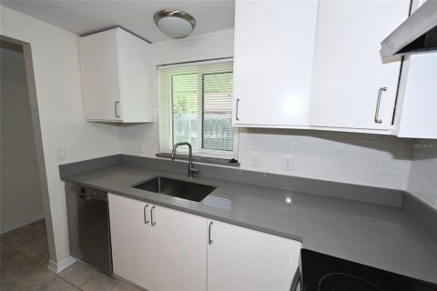 Appartement à louer à Sarasota, Floride: 2 chambres, 109.25 m2 № 2388170 - photo 7