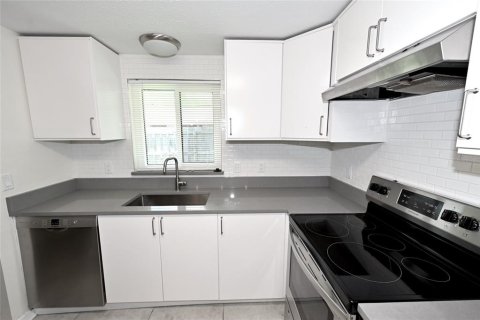Appartement à louer à Sarasota, Floride: 2 chambres, 109.25 m2 № 2388170 - photo 8