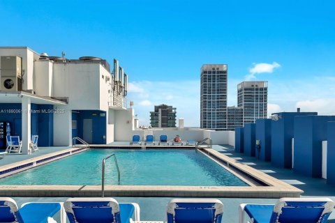 Condominio en venta en Miami Beach, Florida, 1 dormitorio, 85.66 m2 № 1977543 - foto 19