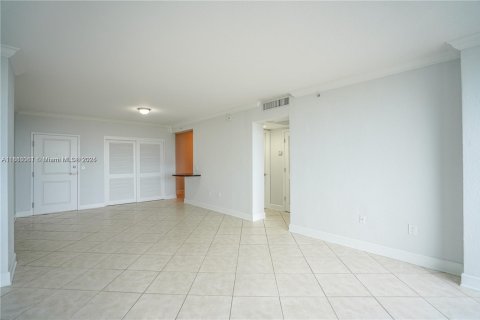 Condominio en venta en Miami Beach, Florida, 1 dormitorio, 85.66 m2 № 1977543 - foto 4