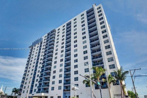 Condominio en venta en Miami Beach, Florida, 1 dormitorio, 85.66 m2 № 1977543 - foto 16