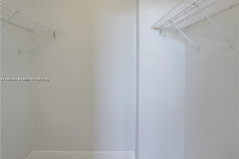 Condominio en venta en Miami Beach, Florida, 1 dormitorio, 85.66 m2 № 1977543 - foto 11