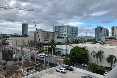 Condominio en venta en Miami Beach, Florida, 1 dormitorio, 85.66 m2 № 1977543 - foto 14