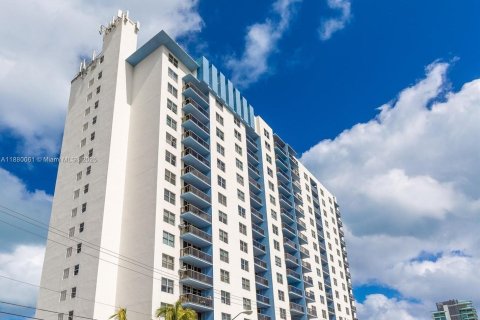 Condominio en venta en Miami Beach, Florida, 1 dormitorio, 85.66 m2 № 1977543 - foto 15
