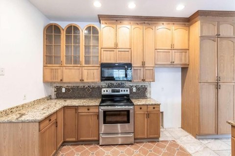 House in Port Charlotte, Florida 3 bedrooms, 208.84 sq.m. № 1716757 - photo 16