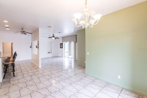 House in Port Charlotte, Florida 3 bedrooms, 208.84 sq.m. № 1716757 - photo 19