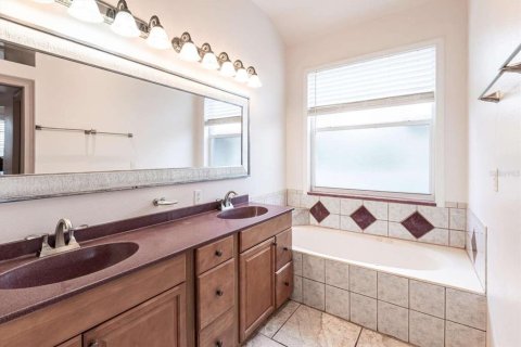 House in Port Charlotte, Florida 3 bedrooms, 208.84 sq.m. № 1716757 - photo 24