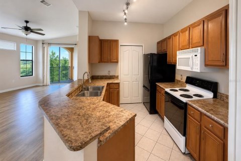 Condo in Orlando, Florida, 2 bedrooms  № 2167819 - photo 4