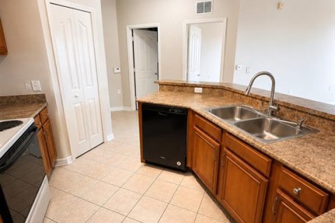 Condo in Orlando, Florida, 2 bedrooms  № 2167819 - photo 5