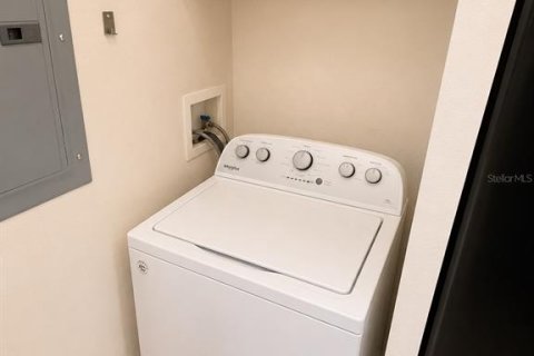 Condo in Orlando, Florida, 2 bedrooms  № 2167819 - photo 12