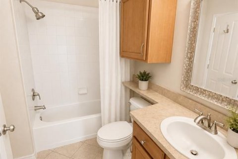Condo in Orlando, Florida, 2 bedrooms  № 2167819 - photo 9