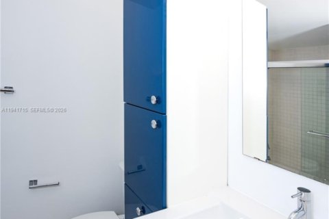 Condo in North Miami Beach, Florida, 2 bedrooms  № 1998942 - photo 6